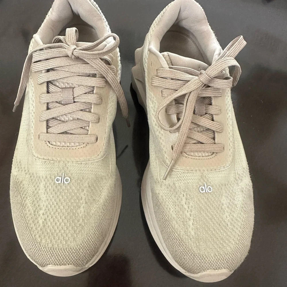 ALO Yoga Beige Sneakers - Picture 1 of 7